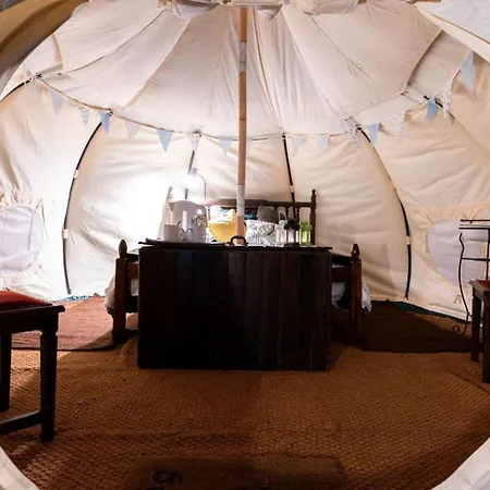 The Getaway - Woodland View - Couples Luxury Belle Tent - Adults Only - Byo Duvet, Pillows, Towels Дангарван